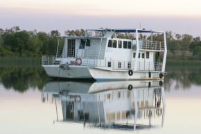 Houseboat King Ash Bay Borroloola Luxury NT